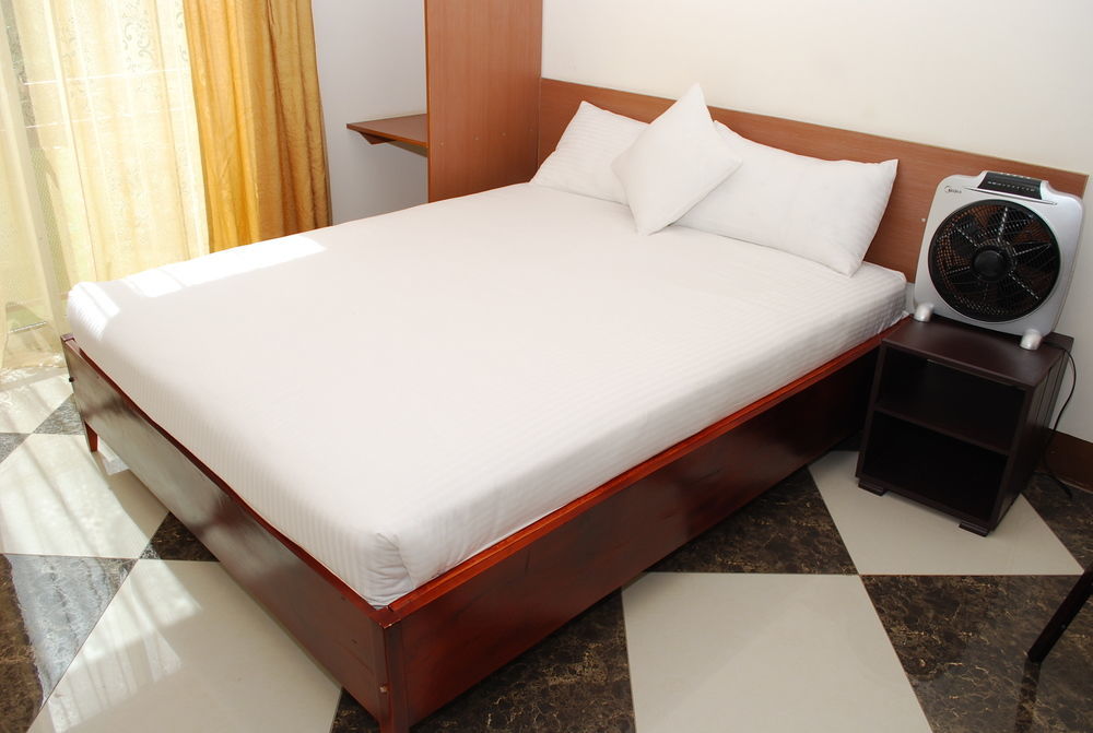 Grand Global Hotel Kampala Luaran gambar