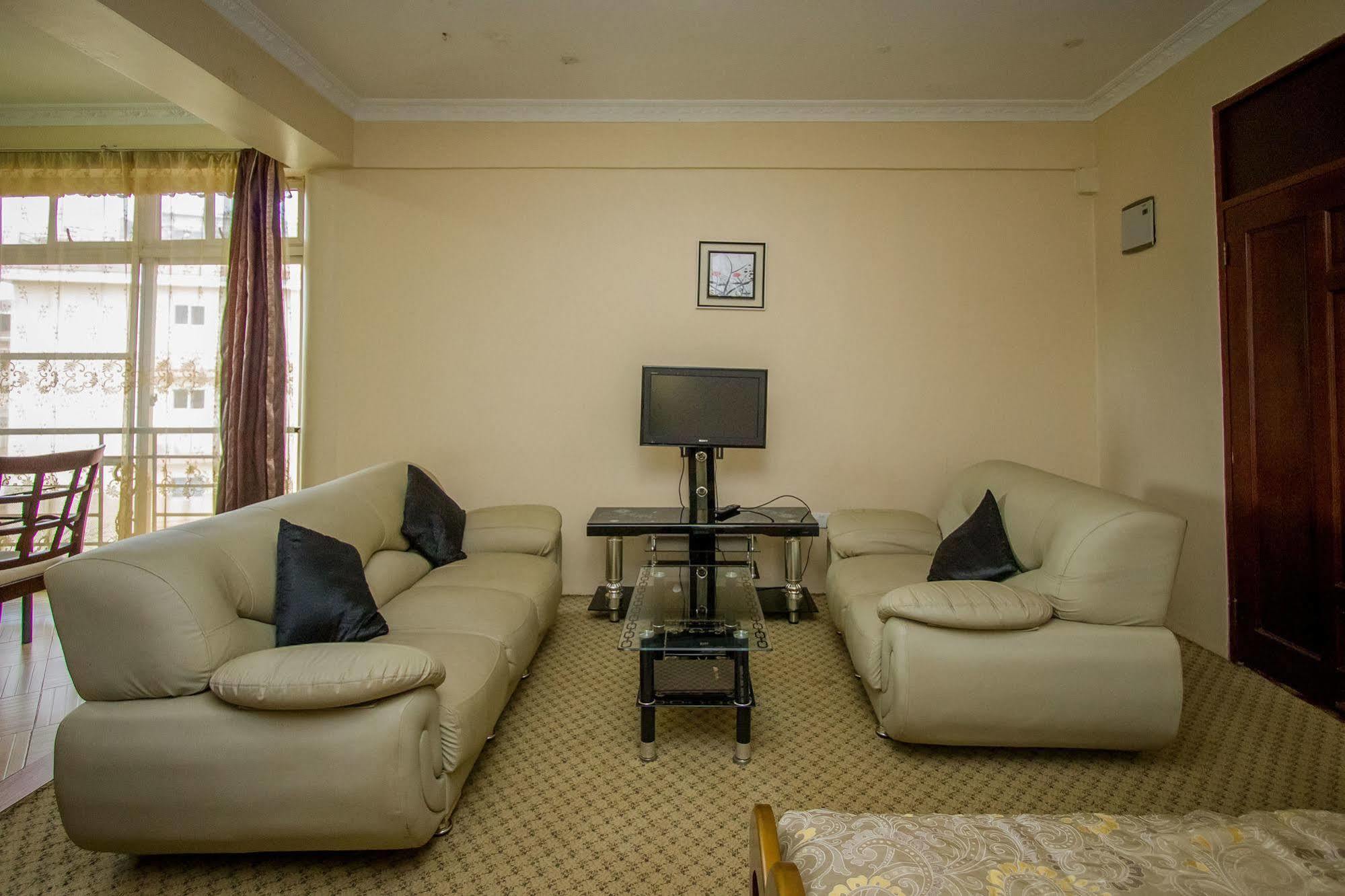 Grand Global Hotel Kampala Luaran gambar