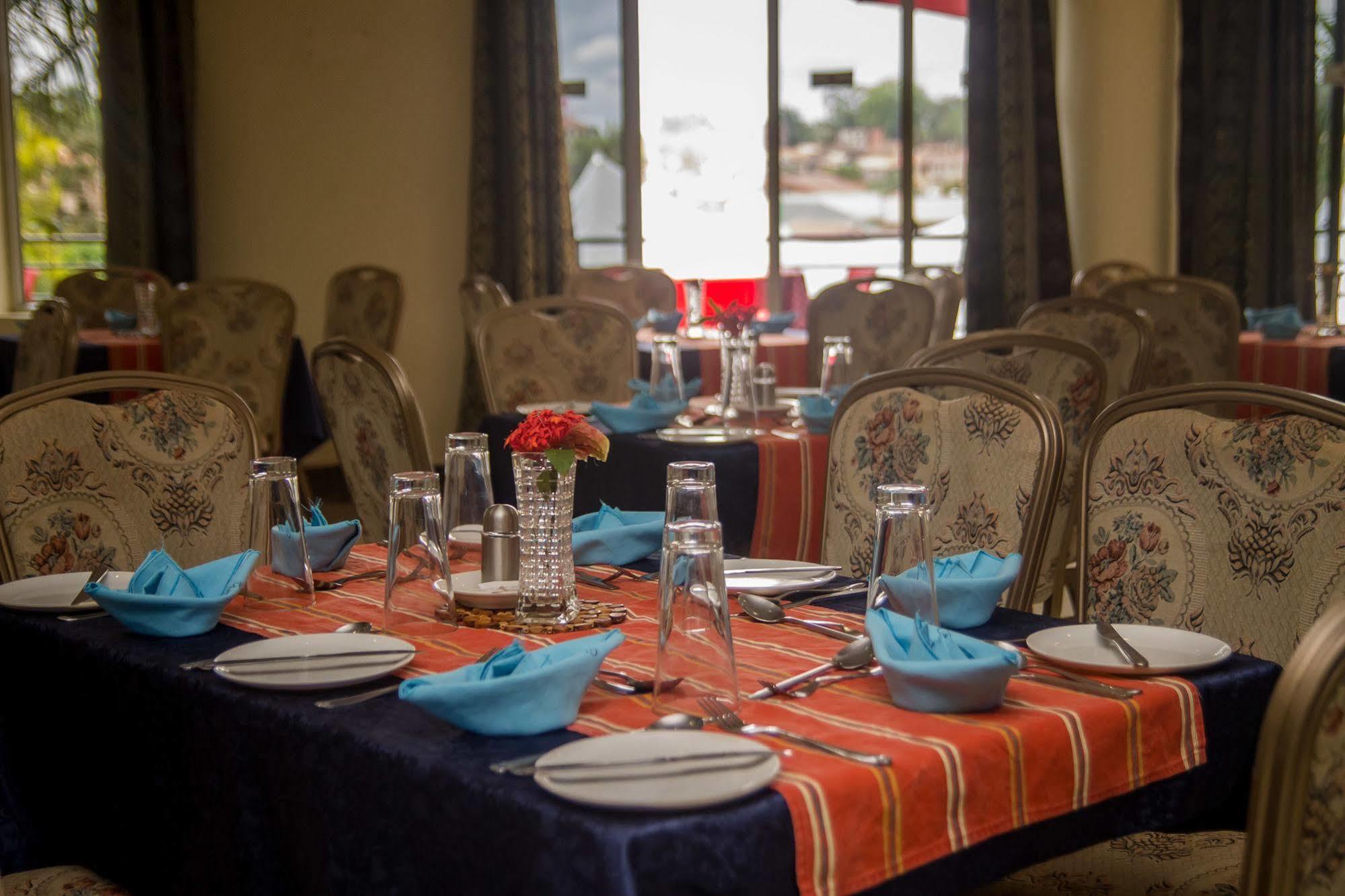 Grand Global Hotel Kampala Luaran gambar
