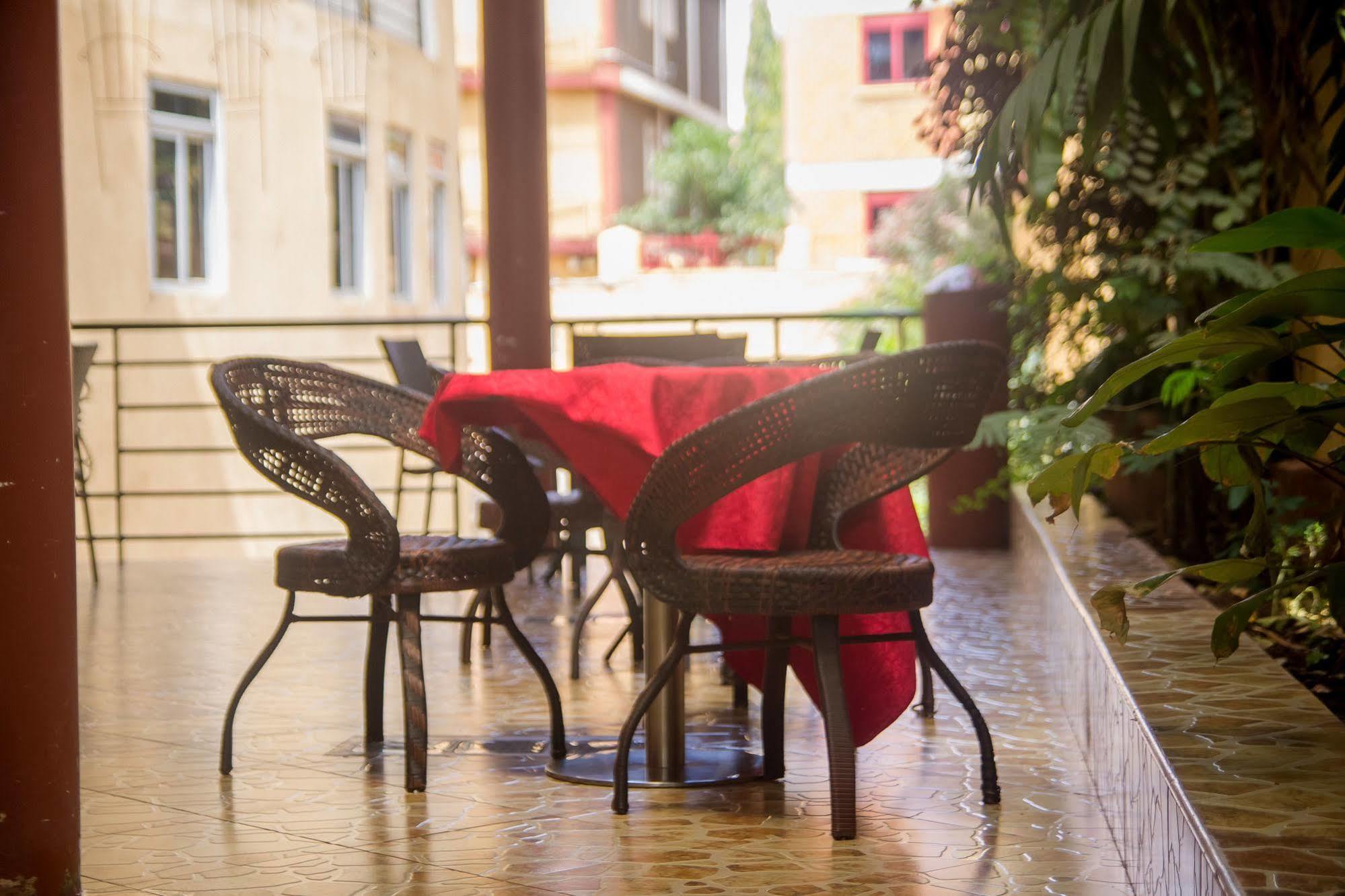 Grand Global Hotel Kampala Luaran gambar